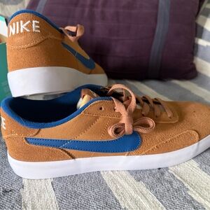 Nike SB Heritage Vulc Women’s Sneakers NIB